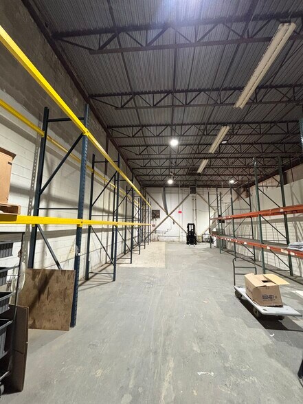 More Photos Of 8 Timber Ln, Marlboro Manufacturing For Lease
