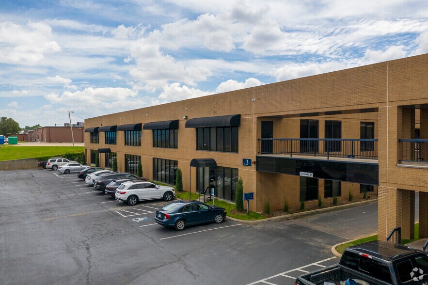 More Photos Of 1000 W Wilshire Blvd, Oklahoma City Coworking Space