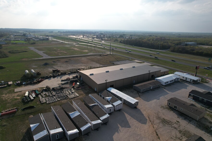 More Photos Of 19940 I-37, Elmendorf Warehouse For Lease