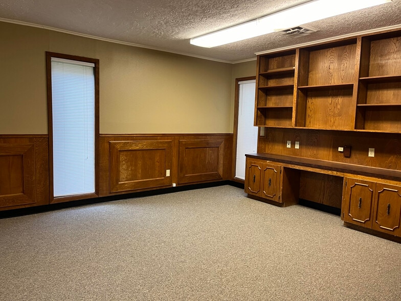 More Photos Of 900 N University Dr, Nacogdoches Medical For Lease