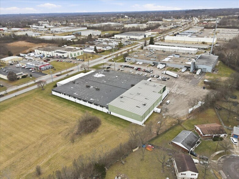 More Photos Of 440 Northland Blvd, Forest Park Manufacturing For Lease
