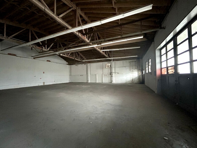More Photos Of 4505 SE 24th Ave, Portland Industrial For Lease