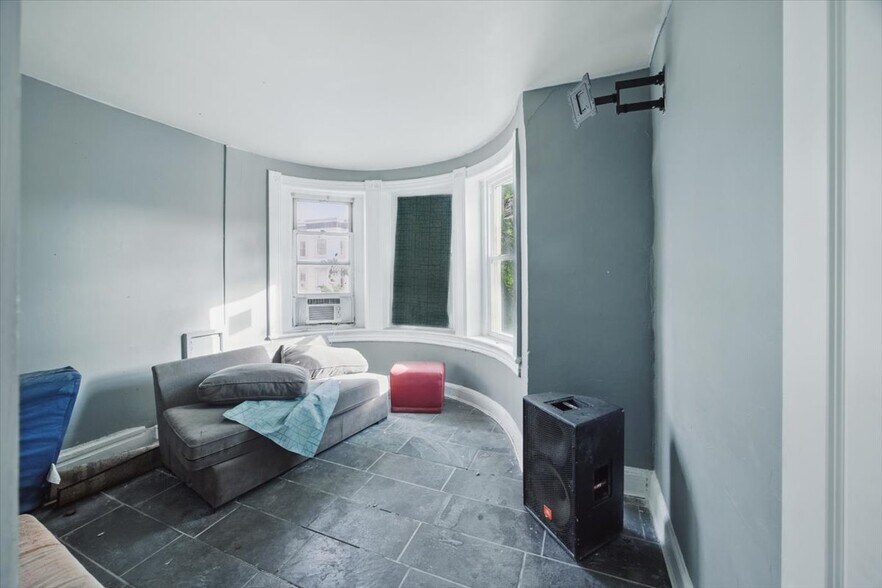 More Photos Of 501 Florida Ave NW, Washington Restaurant For Lease