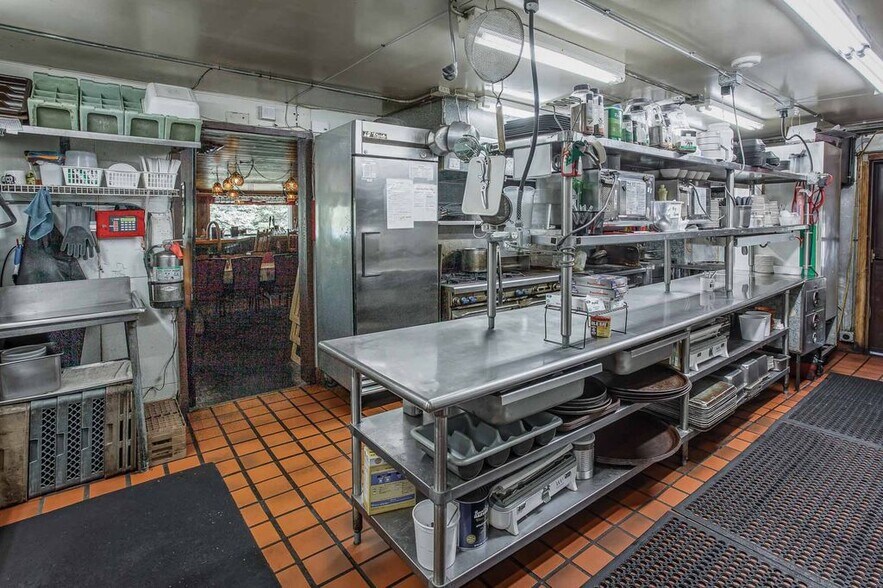 More Photos Of 6012 County K, Rhinelander Restaurant For Sale