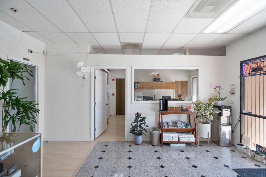 More Photos Of 123-129 E Alma Ave, San Jose Warehouse For Sale