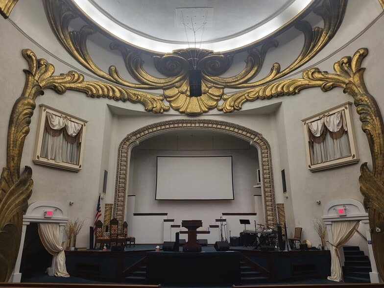 More Photos Of 308 N Main St, Santa Ana Religious Facility For Sale
