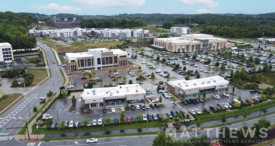 More Photos Of 5040 Carothers Pky, Franklin General Retail For Sale