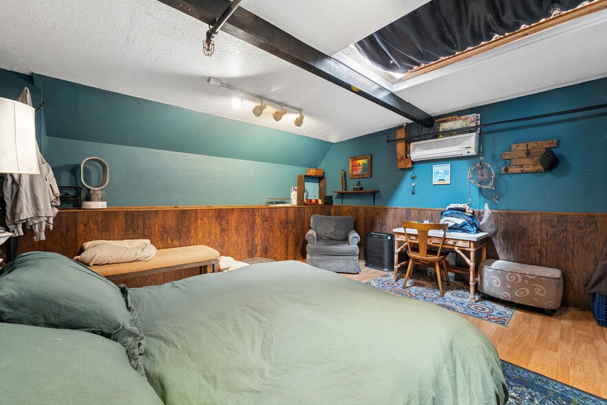 More Photos Of 825-829 27th Ave, Oakland Manufacturing For Sale