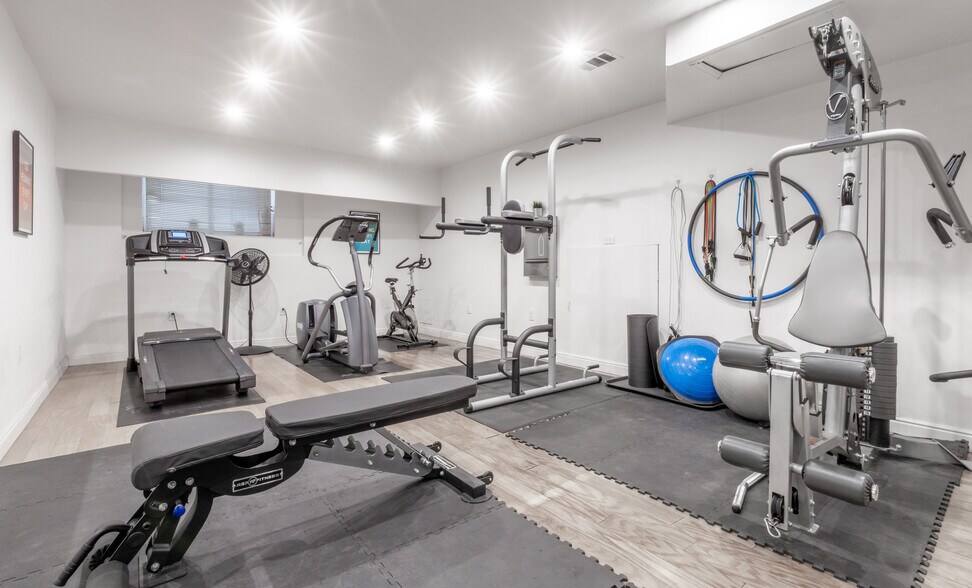 More Photos Of 1626 Logan St, Denver Apartments For Sale