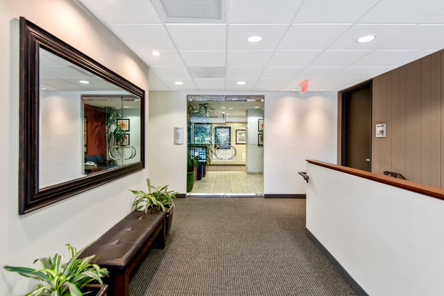More Photos Of 468 Pennsfield Pl, Thousand Oaks Office For Sale