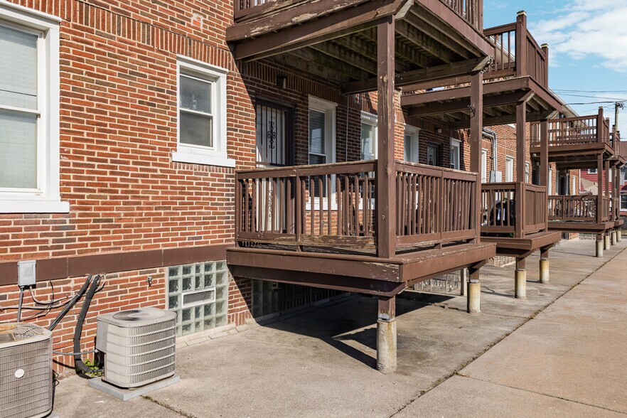 More Photos Of 13660 Ohio St, Detroit Apartments For Sale