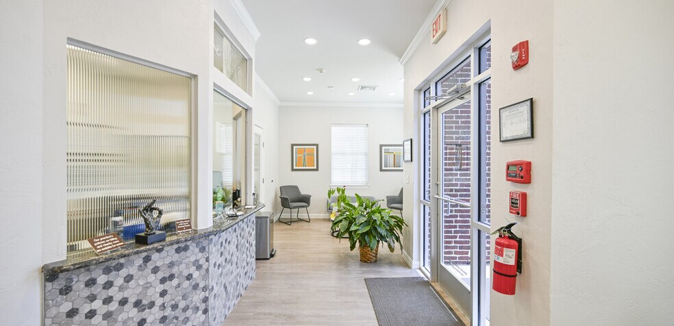 More Photos Of 4100 Fairway Dr, Carrollton Medical For Lease