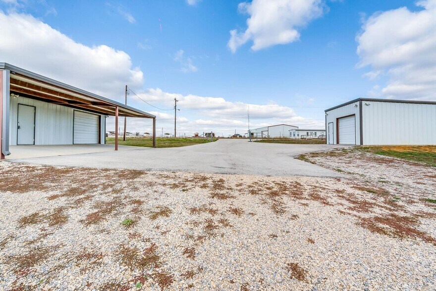 More Photos Of 13300 Cleburne Hwy, Cresson Industrial For Sale