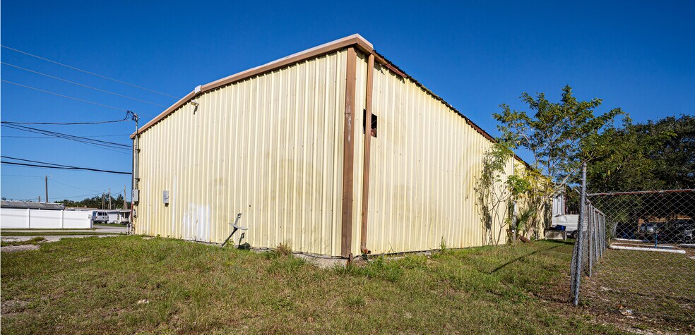 More Photos Of 180 Dr J A Wiltshire Ave E, Lake Wales Warehouse For Sale