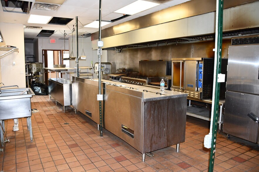 More Photos Of 10211 W Lincoln Hwy, Frankfort Restaurant For Lease