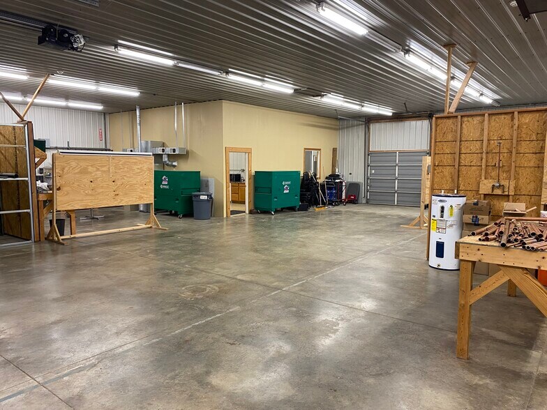 More Photos Of 6930 SR 67 Hwy, Muncie Light Distribution For Sale