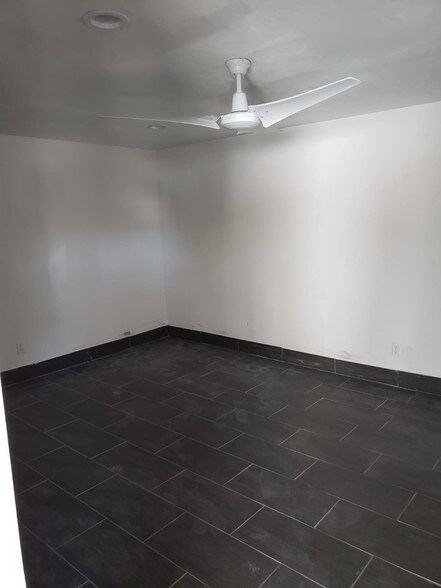 More Photos Of 17721 Sherman Way, Reseda Auto Repair For Sale