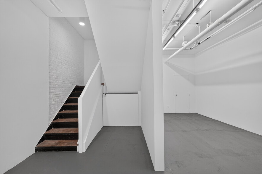 More Photos Of 356 Broadway, New York Apartments For Sale