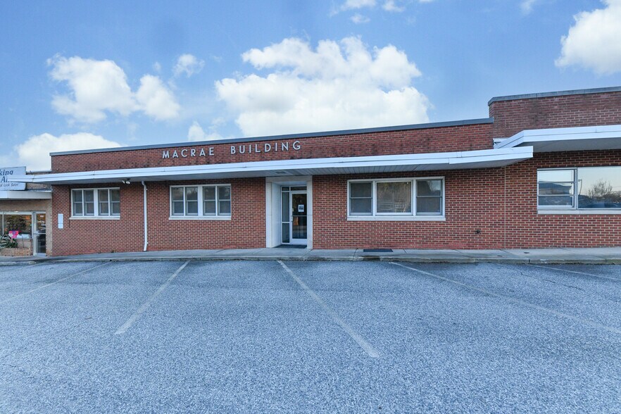 Primary Photo Of 1834 Banking St, Greensboro Office For Lease