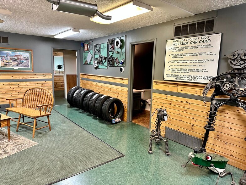 More Photos Of 409 Lentz Ct, Lansing Auto Repair For Sale