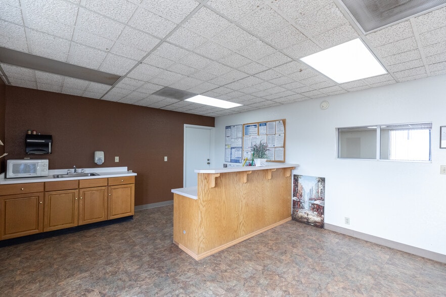 More Photos Of 1249 E Ridgecrest Blvd, Ridgecrest Office For Sale