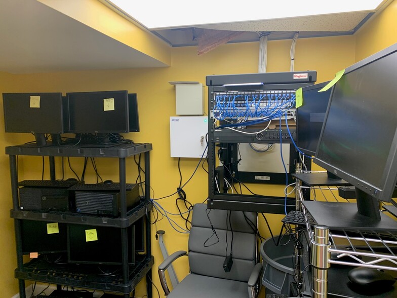 More Photos Of 1155 Newport Ave, Pawtucket Medical For Sale