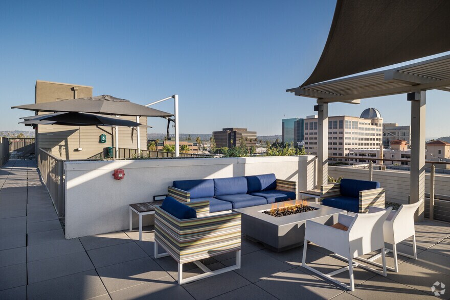 More Photos Of 3750 Main St, Riverside Apartments For Lease