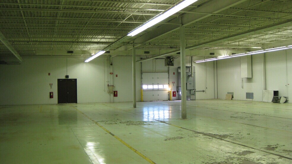 More Photos Of 367 W 1st St, South Whitley Manufacturing For Sale