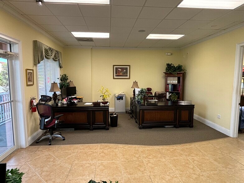 More Photos Of 6210 Scott St, Punta Gorda Office For Lease