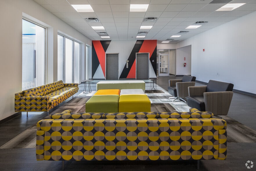 More Photos Of 3733 University Blvd W, Jacksonville Office For Lease