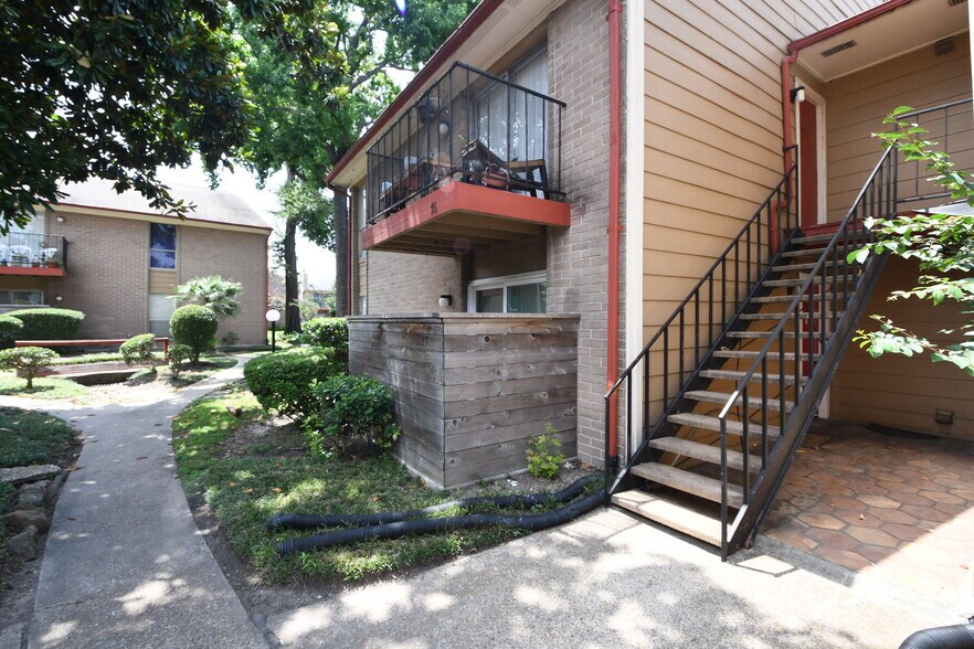 More Photos Of , Houston Multifamily For Sale