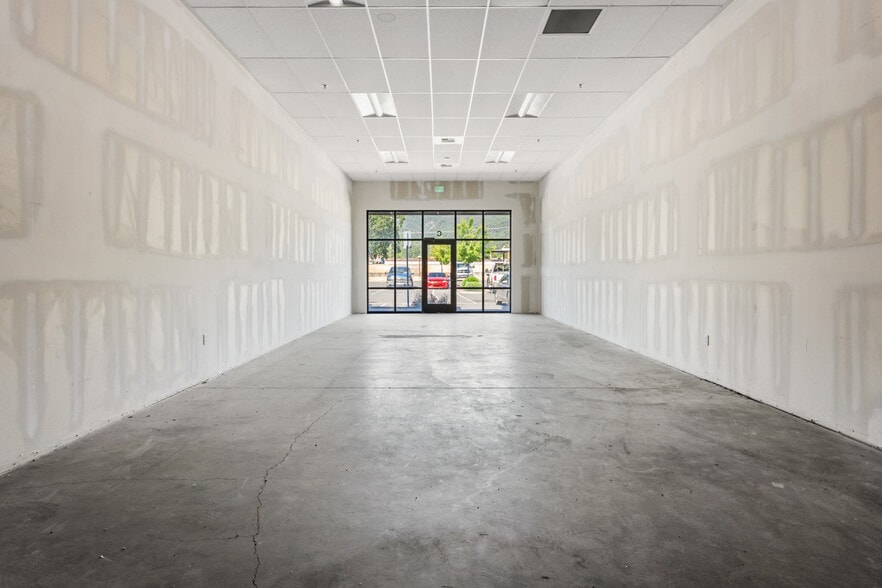 More Photos Of 1236 Airport Park Blvd, Ukiah Storefront For Lease
