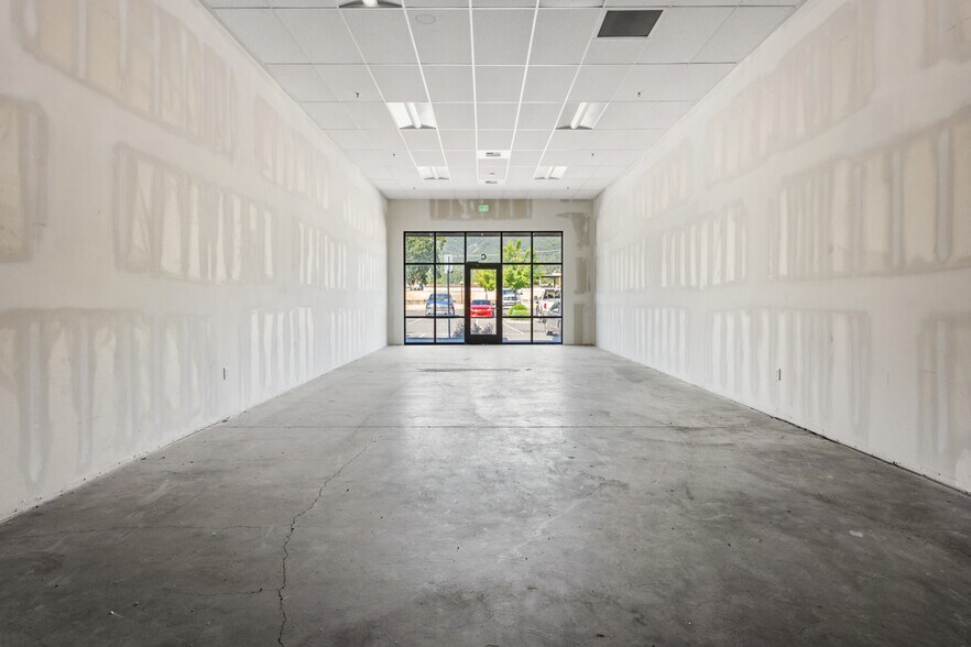 More Photos Of 1236 Airport Park Blvd, Ukiah Storefront For Lease