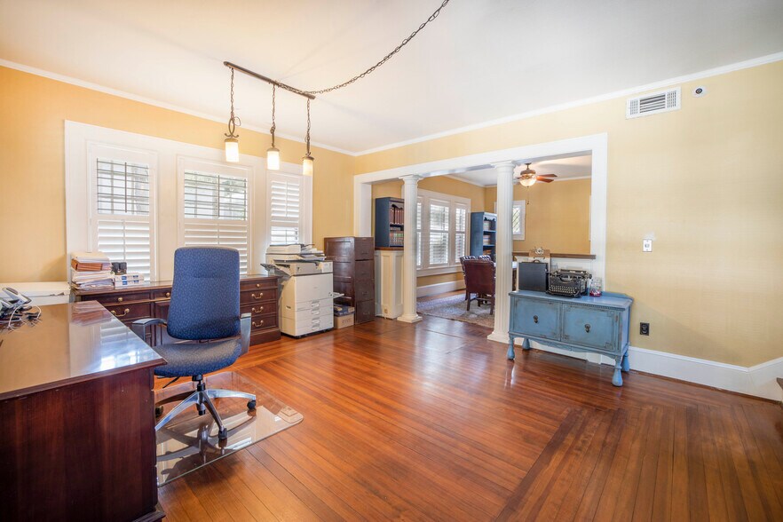 More Photos Of 555 5th Ave N, Saint Petersburg Office Residential For Lease