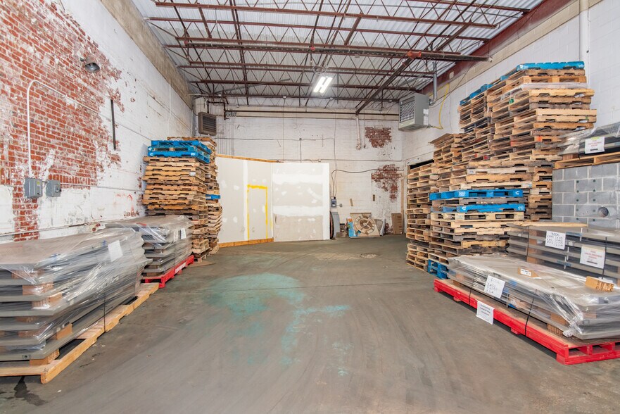 More Photos Of 4128 Hayward Ave, Baltimore Warehouse For Sale