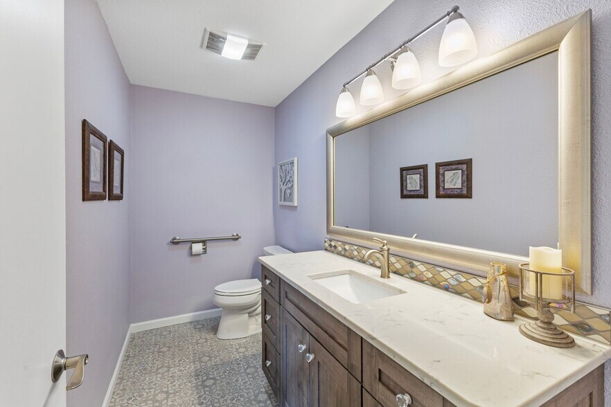 More Photos Of 17512 66th Ave Ct E, Puyallup Office For Sale