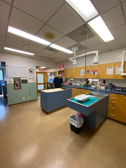 More Photos Of 154 Sturbridge Rd, Charlton Veterinarian Kennel For Lease