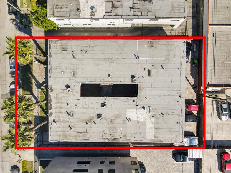 More Photos Of 2718 S Cochran Ave, Los Angeles Apartments For Sale