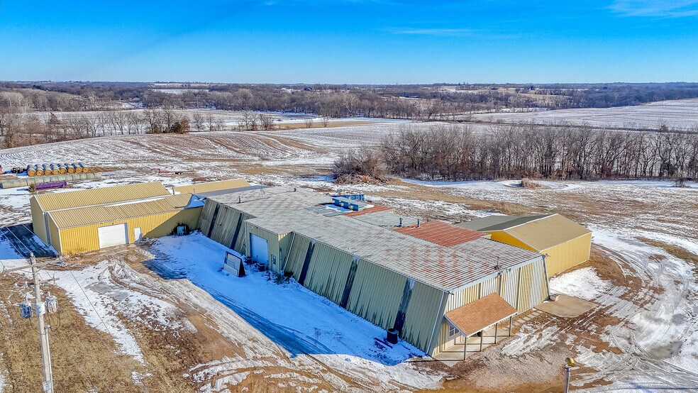 More Photos Of 1292 SW 125th Rd, Holden Light Manufacturing For Sale