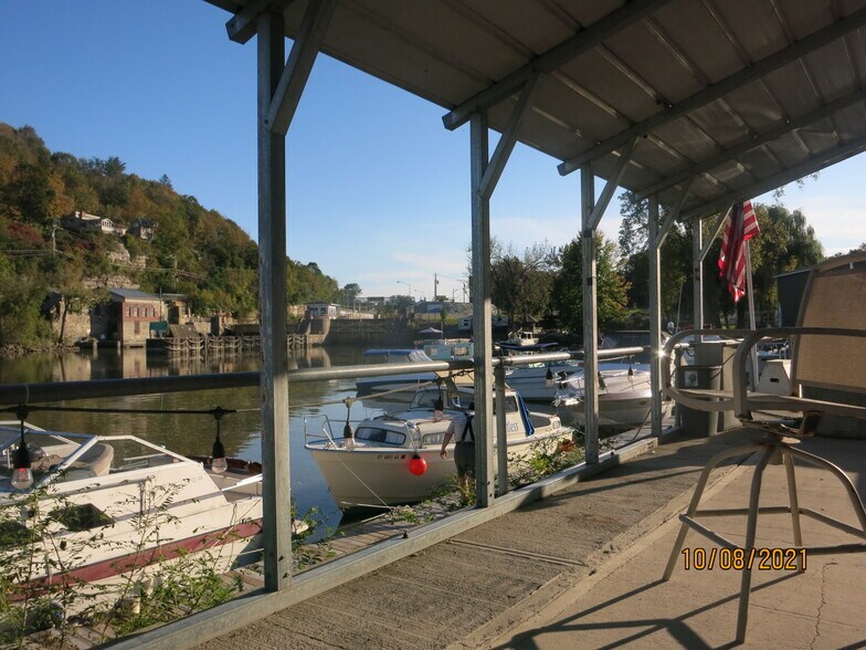 More Photos Of 7 Main St, Whitehall Marina For Sale