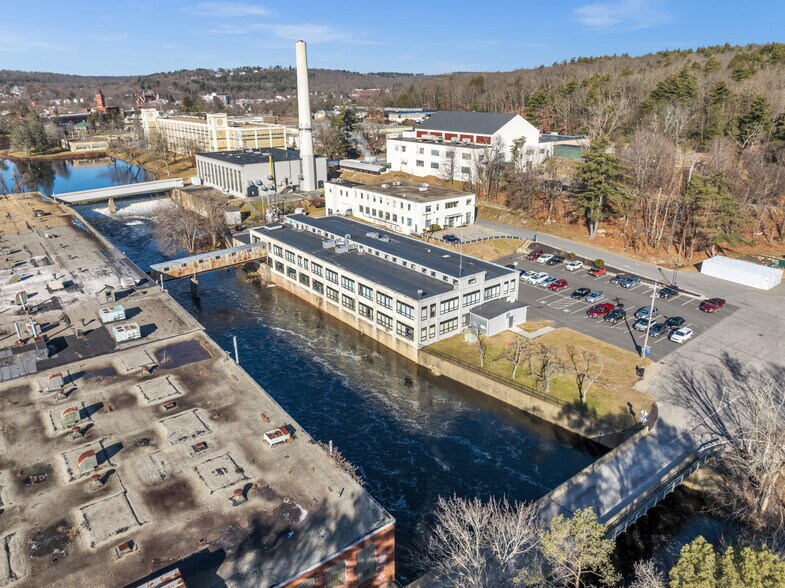 More Photos Of 80 Optical Dr, Southbridge Flex For Lease