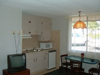 More Photos Of 14733 Dutchmans Dr, Rogers Hotel For Sale