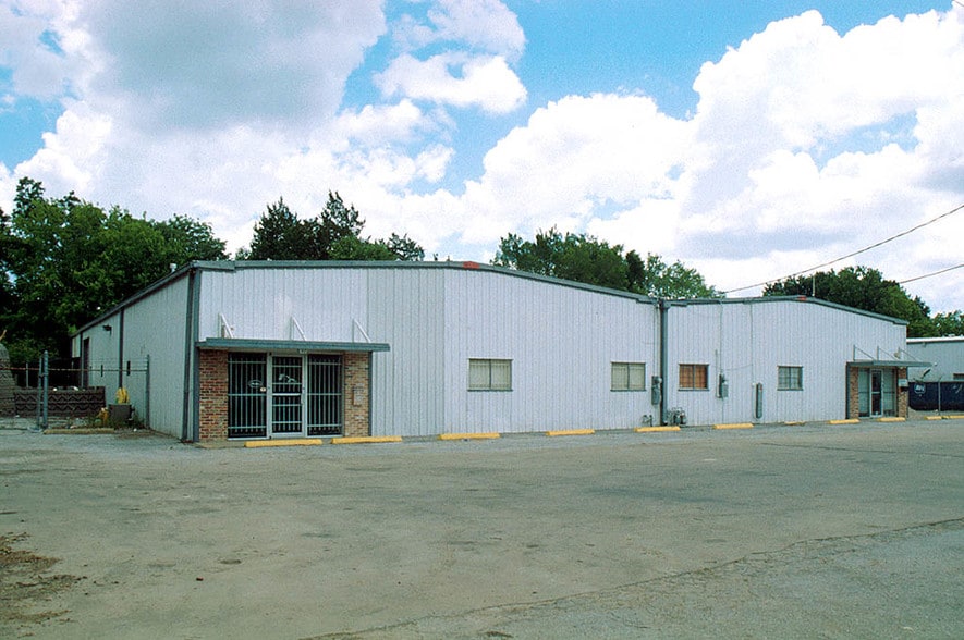 More Photos Of 5728-5730 Clarewood Dr, Houston Warehouse For Lease