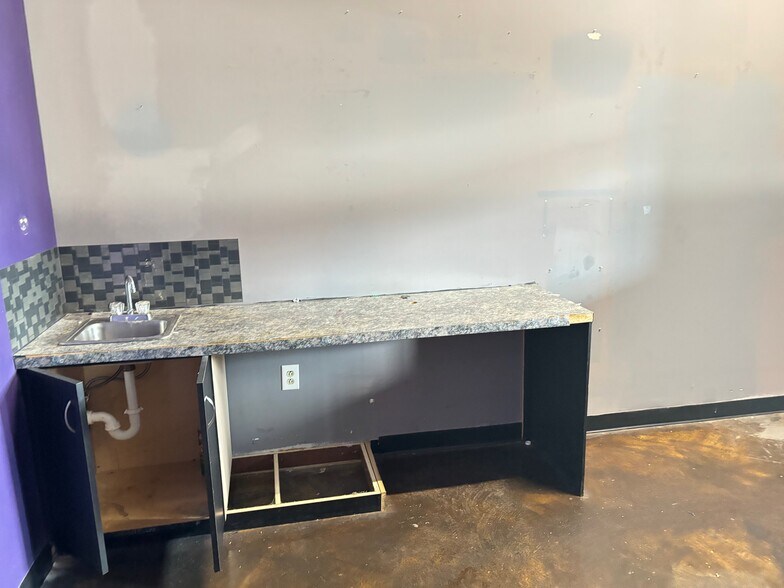 More Photos Of 1905 Rice Rd, Matthews Unknown For Lease