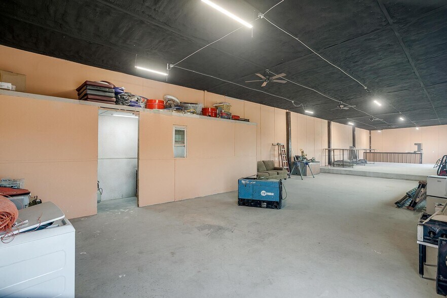 More Photos Of 4920 Tin Top Rd, Weatherford Office For Sale