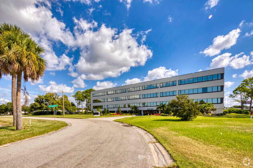 More Photos Of 405 N Reo St, Tampa Office For Lease