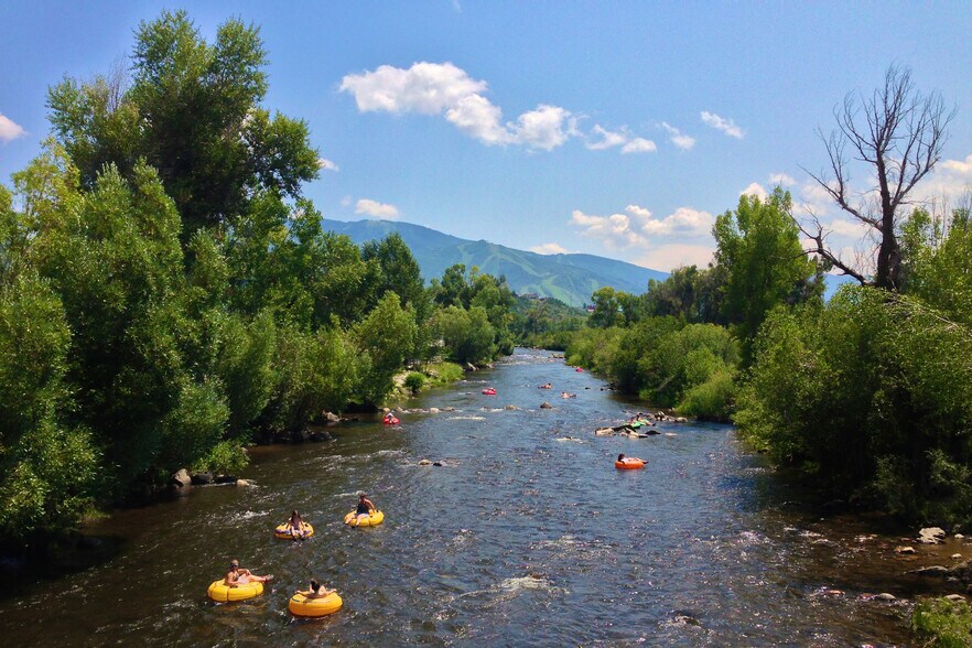 More Photos Of 24 5th St, Steamboat Springs Storefront Retail Office For Sale