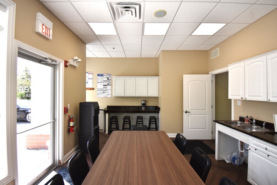 More Photos Of 219 White St, Frankfort Office Residential For Sale