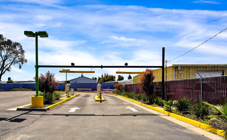 More Photos Of 1810 E Yosemite Ave, Manteca Carwash For Sale
