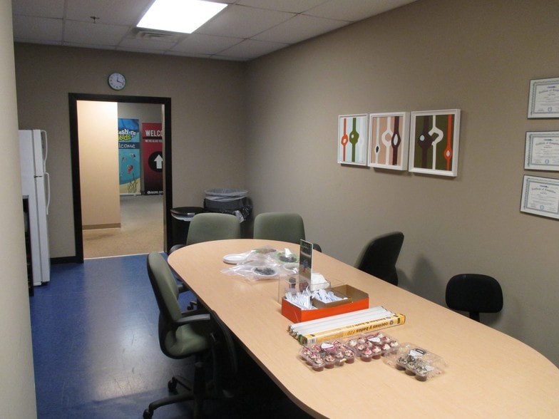 More Photos Of 4907 Golden Pky, Buford Warehouse For Lease